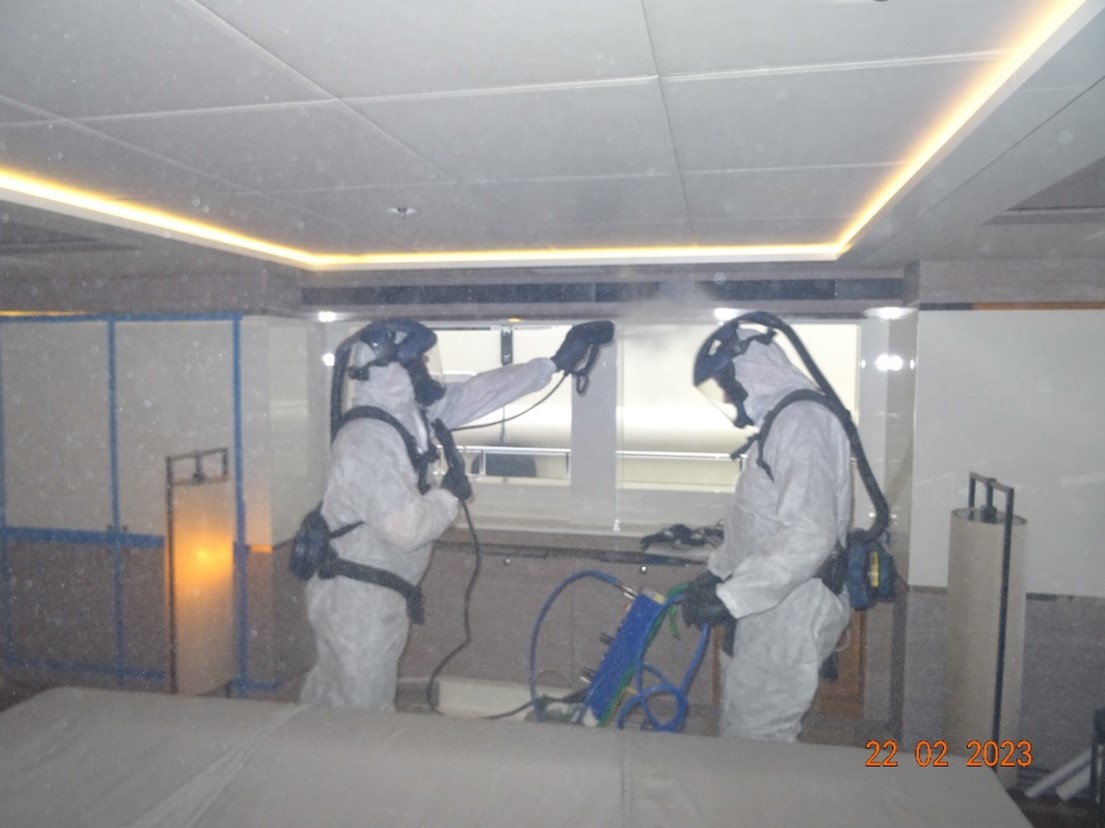 Mouldillness Mycotoxins building forensics cleaner cleaning the mold affected room & spraying the mold medicine